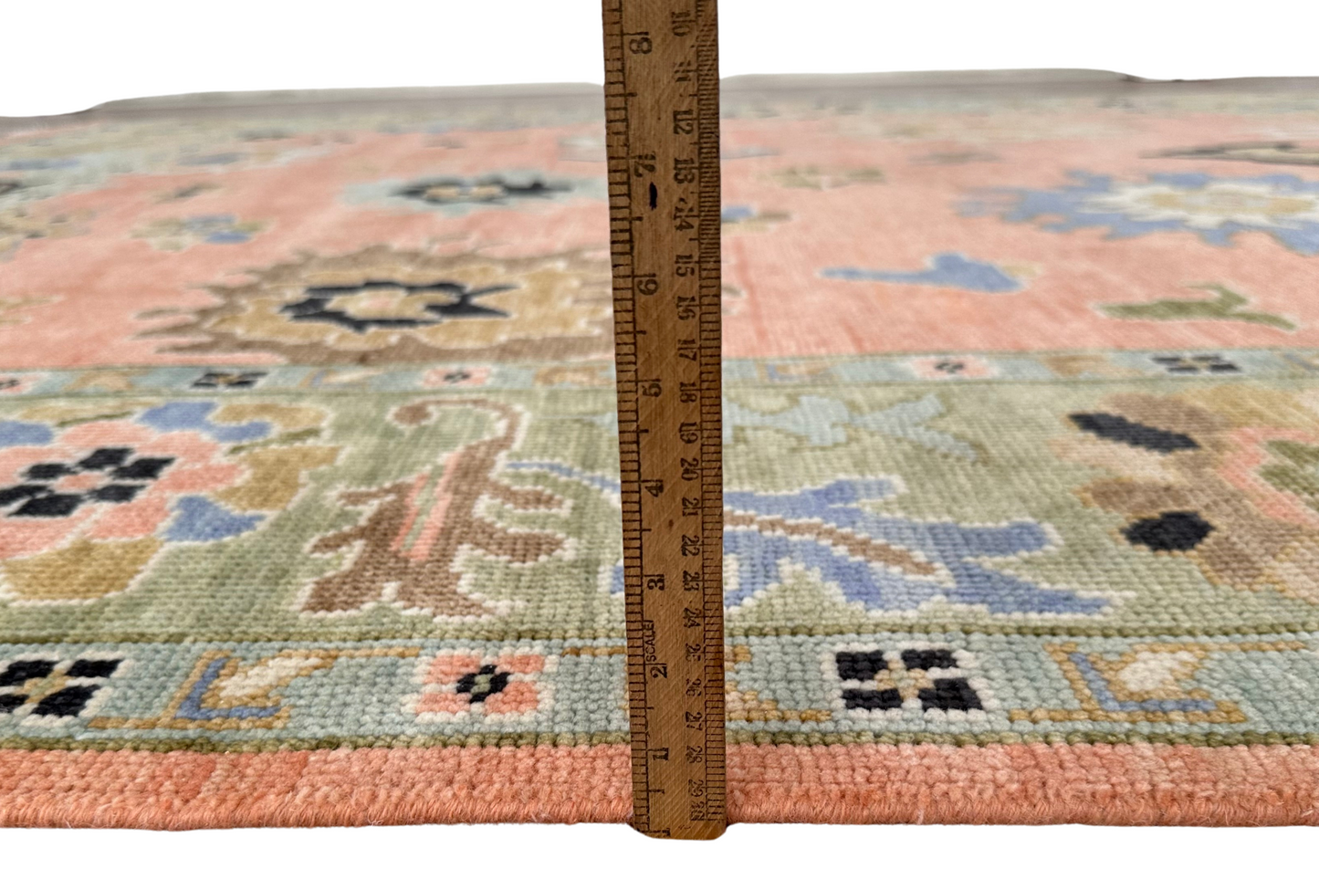 close-up showing the rug size
