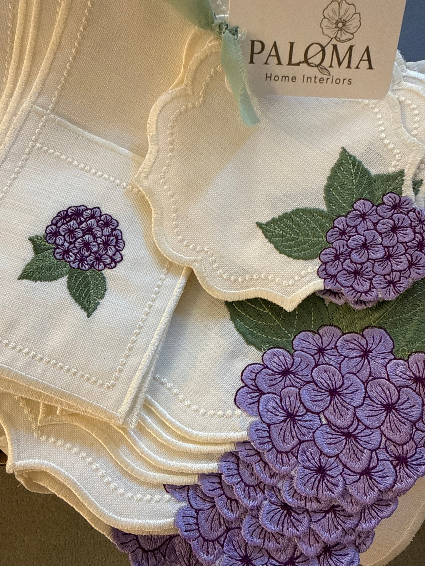 Hydrangea embroidered table linen set for six